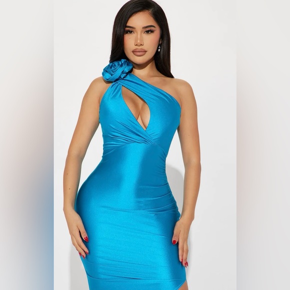 Turquoise Gown - Picture 6 of 6